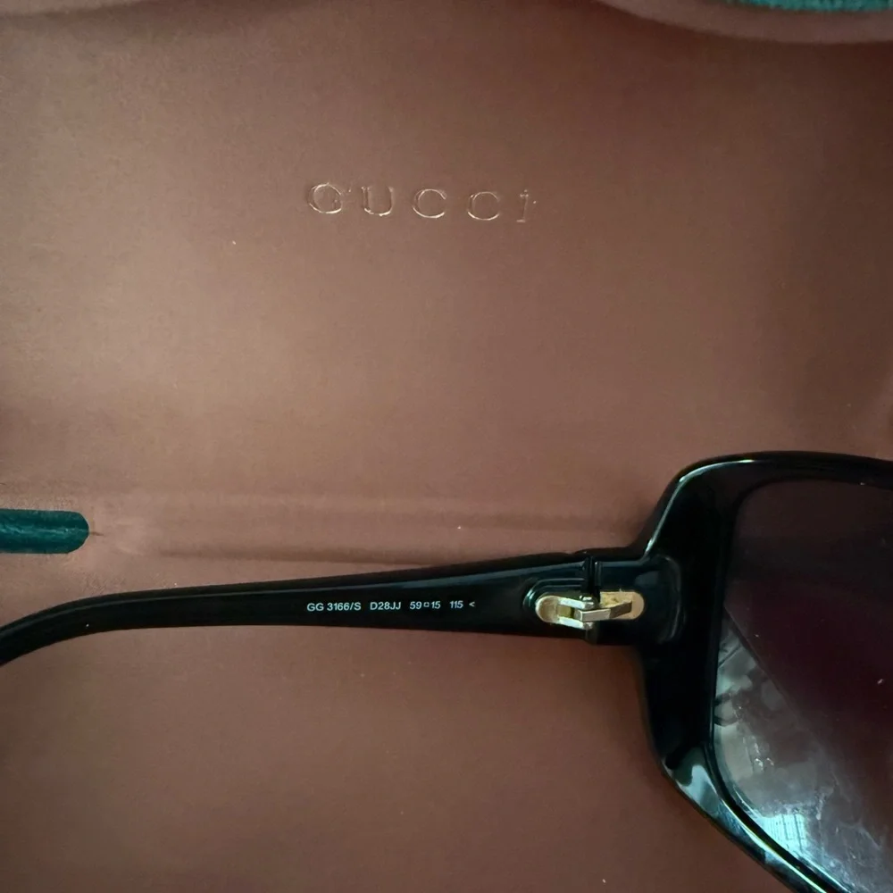 Gucci Women's Black Sunglasses - Picture 3 of 5